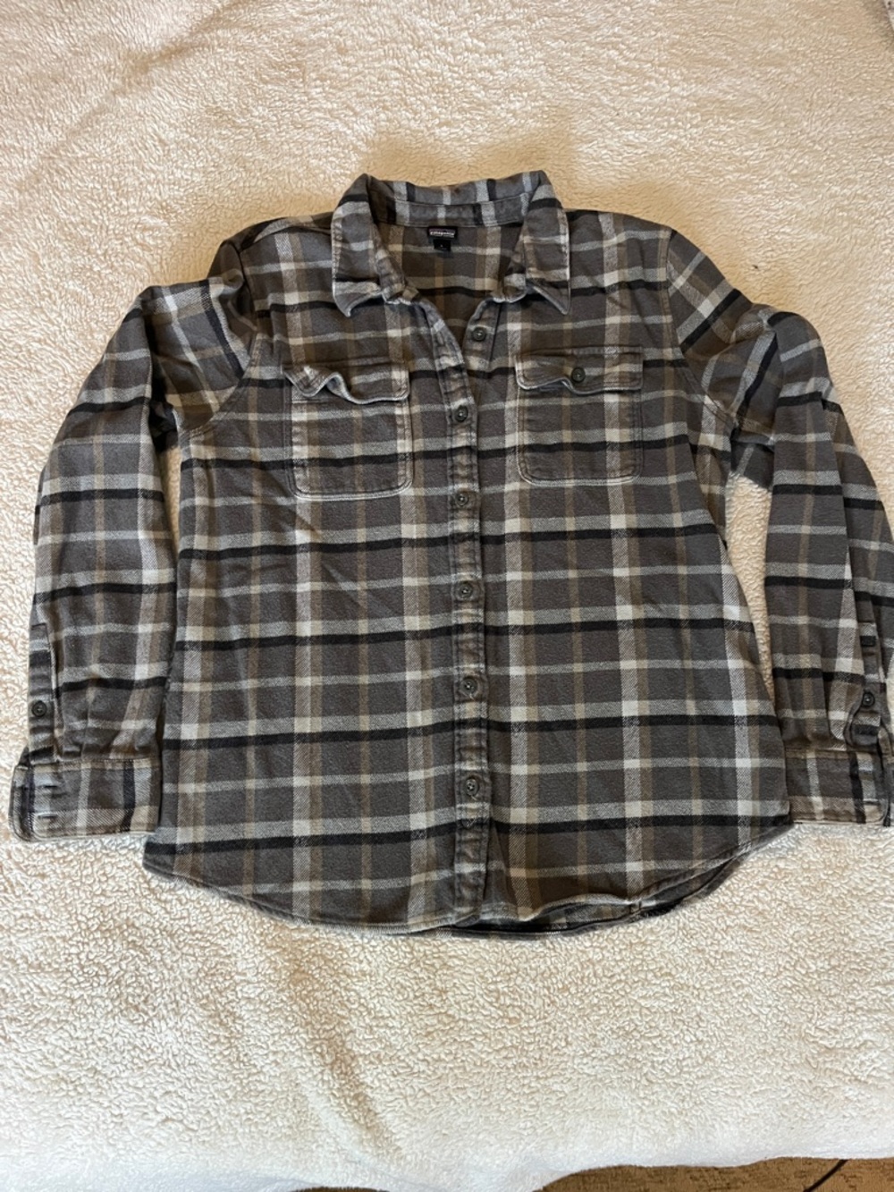 Men’s Patagonia Gray Plaid Button-Down Flannel - Large